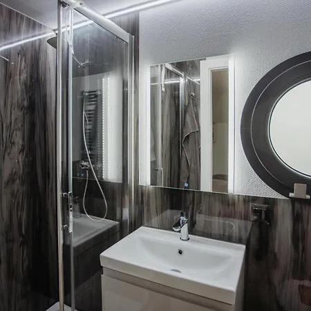 Botel La Mare Apart M Cityport Ferienwohnung *