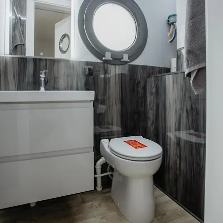 Botel La Mare Apart M Cityport Ferienwohnung *