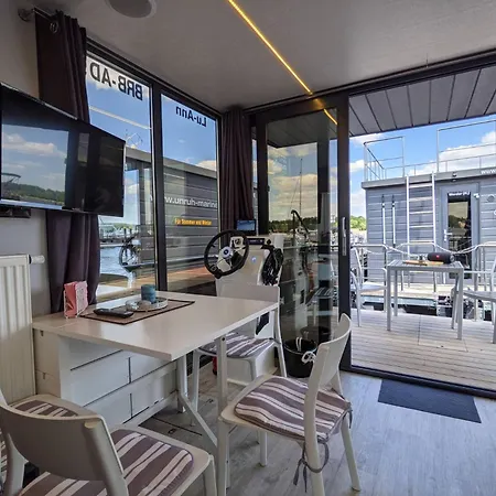 Botel La Mare Apart M Cityport Ferienwohnung Gallin